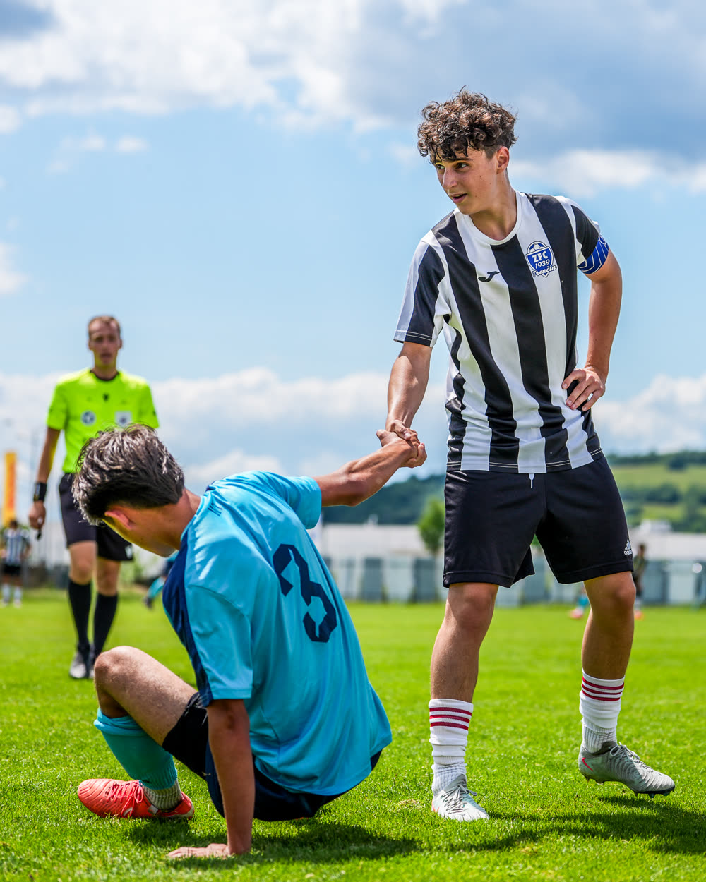 Futbal — športové gesto po súboji
